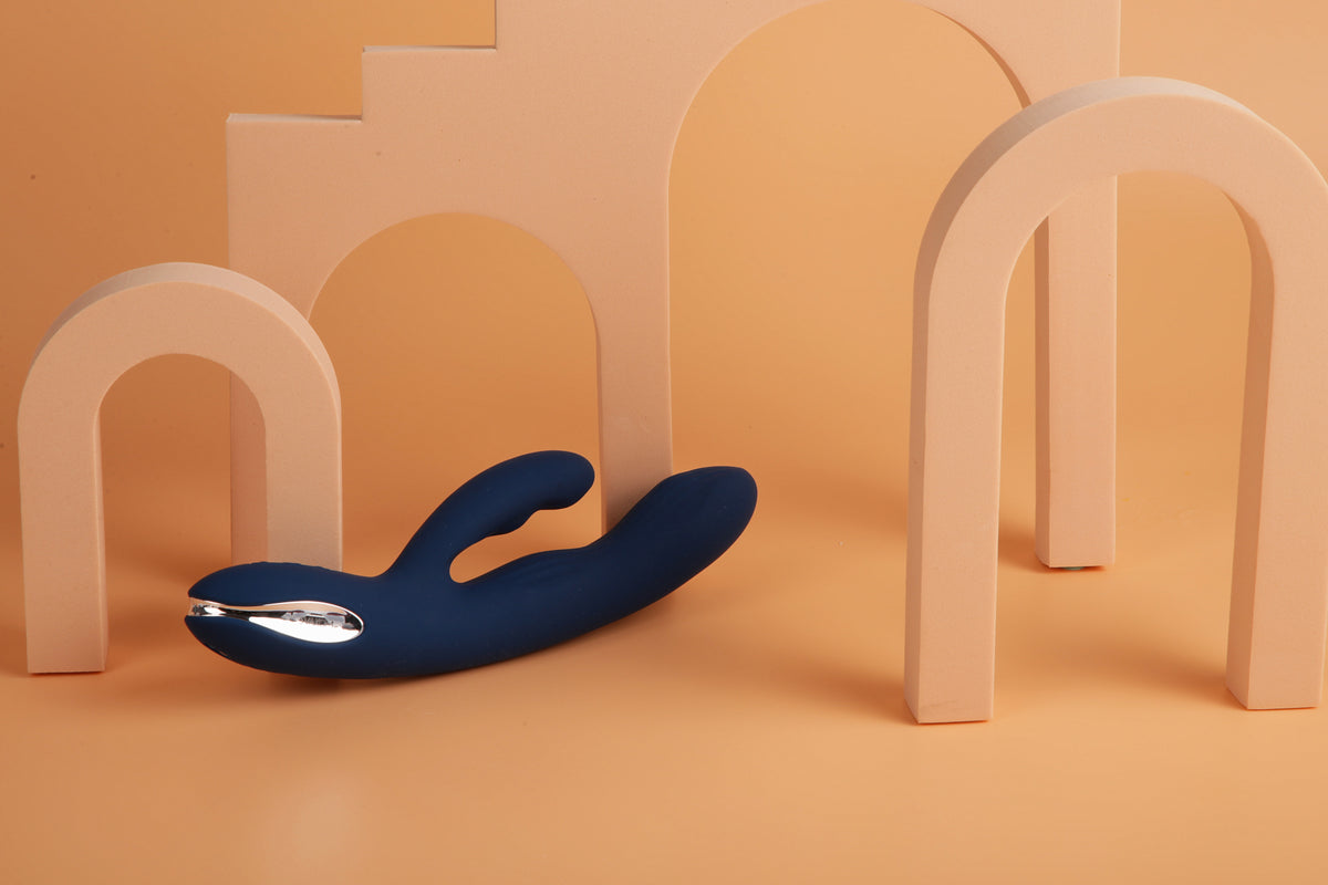 Svakom - Aylin Pulsating Dual-Head Rabbit Vibrator