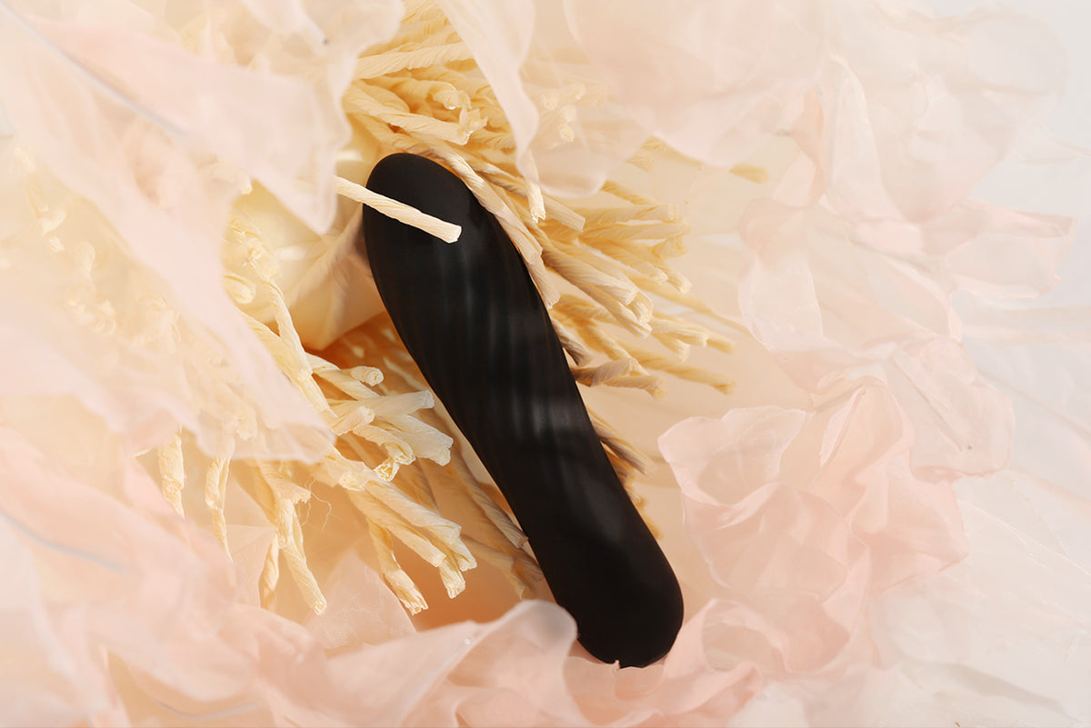 Svakom - Tulip Textured Rechargeable Bullet Vibrator